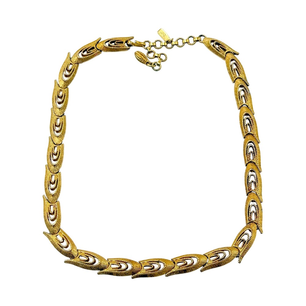 Vintage Monet Gold Tone Textured‎ Leaf Link Collar Necklace Adjustable
